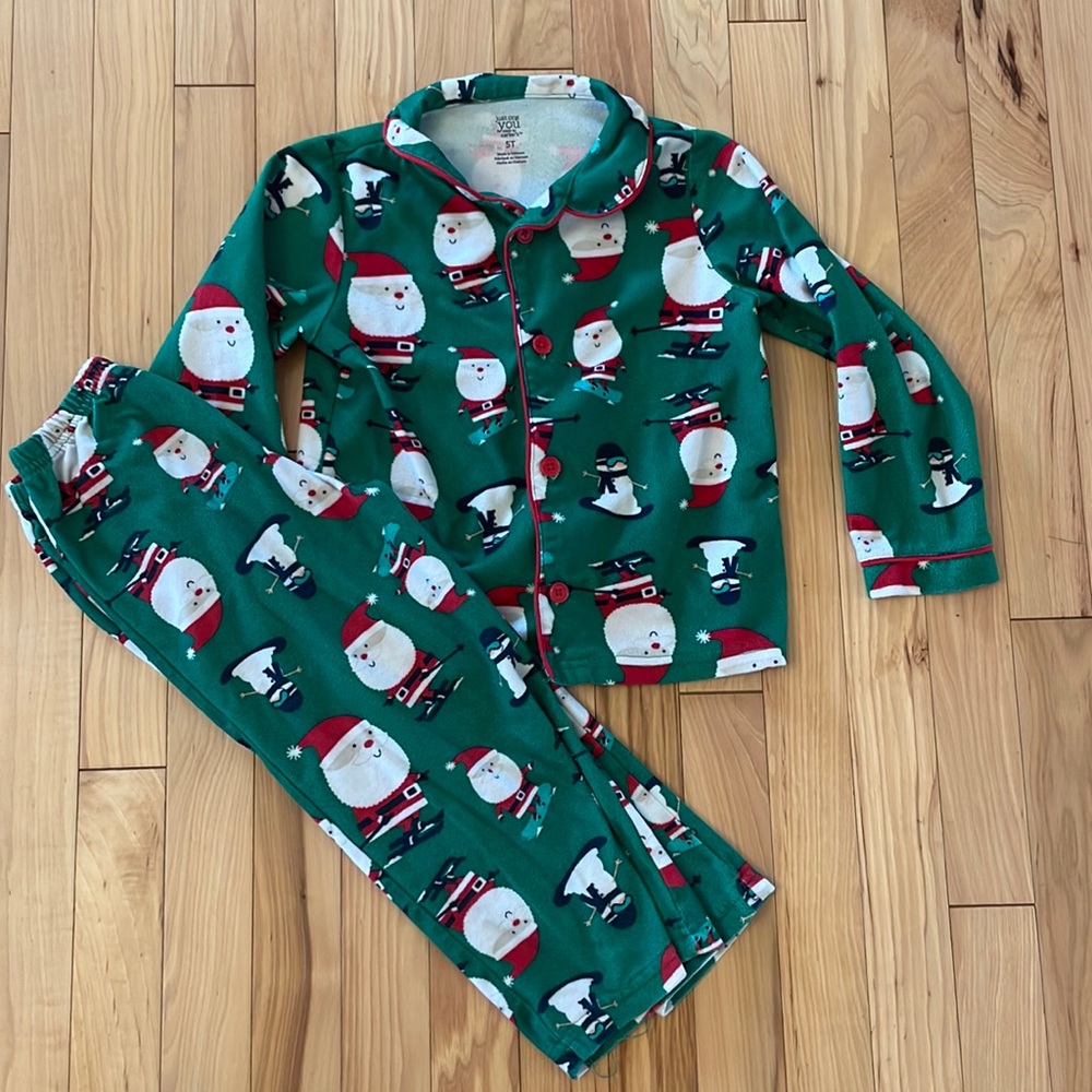 Carter’s 5T Christmas Pj’s